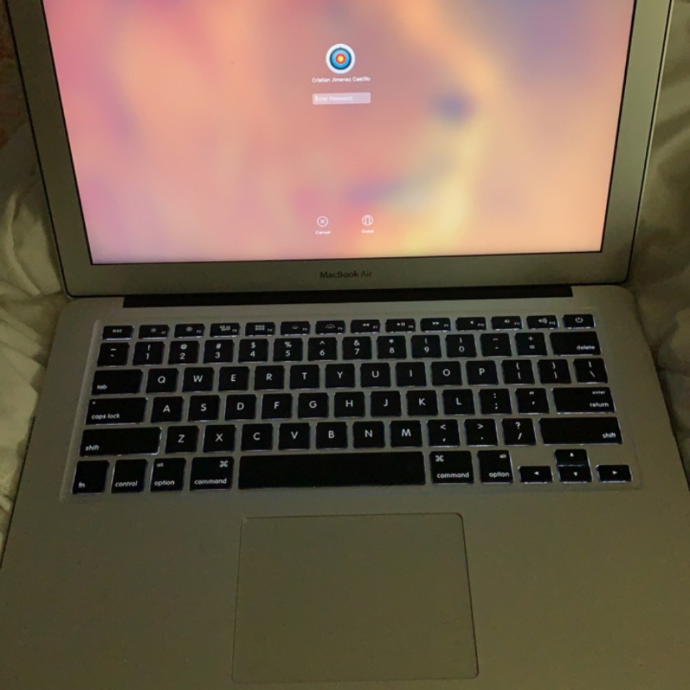 MacBook computer - Picture 2 of 2
